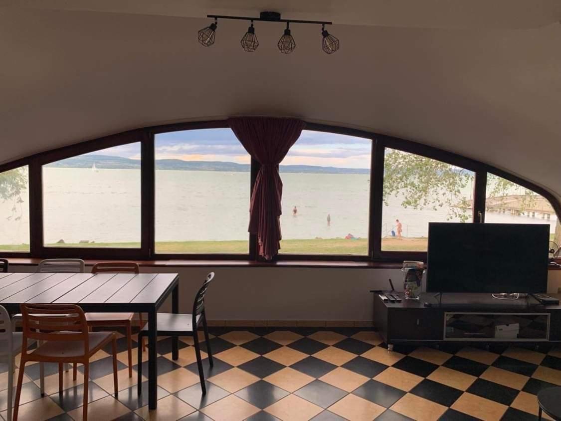 Szines Panorama Apartman バラトンレッレ エクステリア 写真